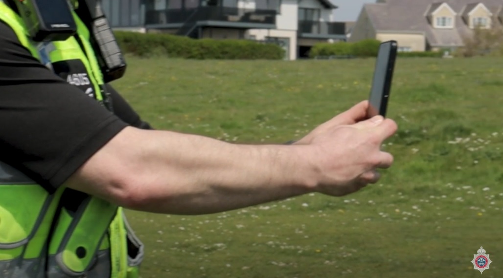 Welsh police equipped with frontline facial-recognition app